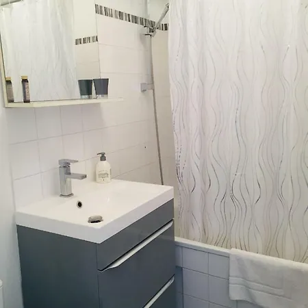 Le Saint Nizier Apartment *